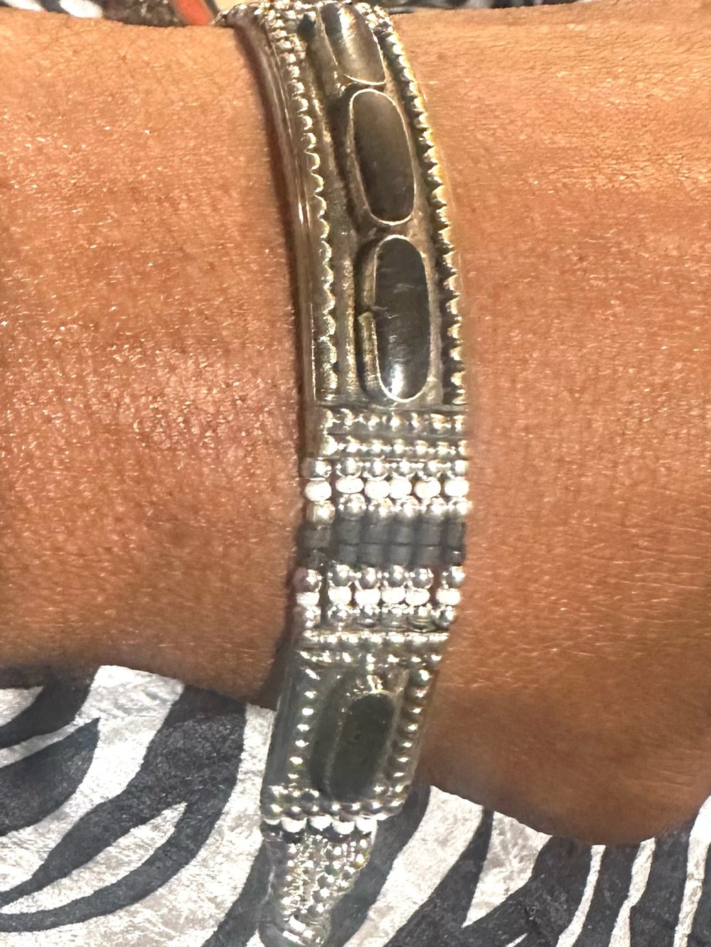 Tibetan black onyx Unisex Bracelet w/beads Silver white RARE style